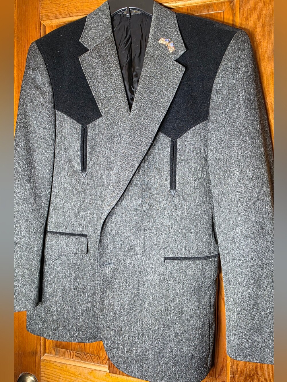 Men's Gray Western-Style Blazer with Black Yoke